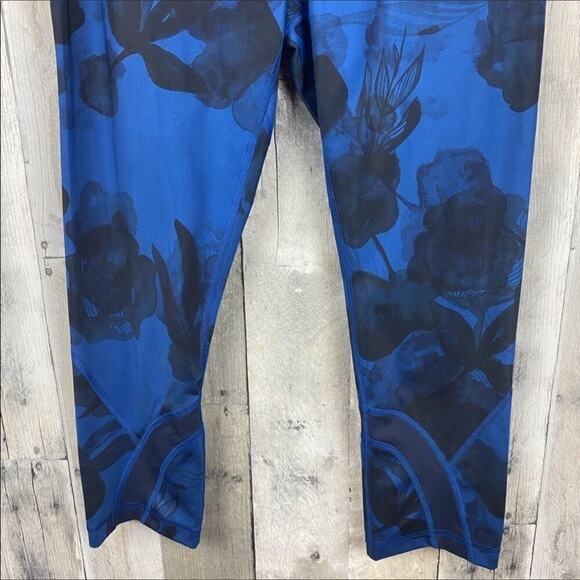 Lululemon Wunder Under Crop Full On Luxtreme Jumbo Inky Floral Size 8 - Picture 6 of 16